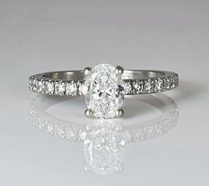 Oval Solitaire