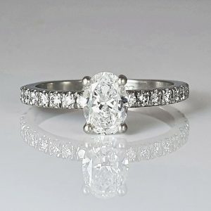 Oval Solitaire